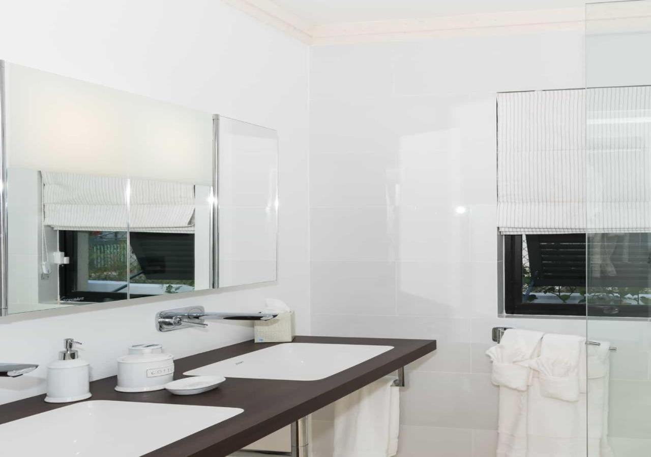 Mirador Barbados By Mc Luxury Rentals Saint James Exterior foto